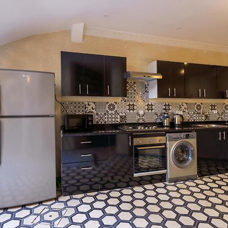 Riad 4 Chambres - Piscine & Petit Dejeuner Gratuit - Wifi Fibre Optique Marrakesh Buitenkant foto