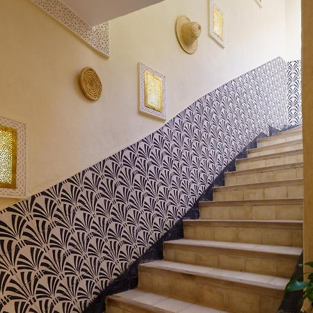 Riad 4 Chambres - Piscine & Petit Dejeuner Gratuit - Wifi Fibre Optique Marrakesh Buitenkant foto