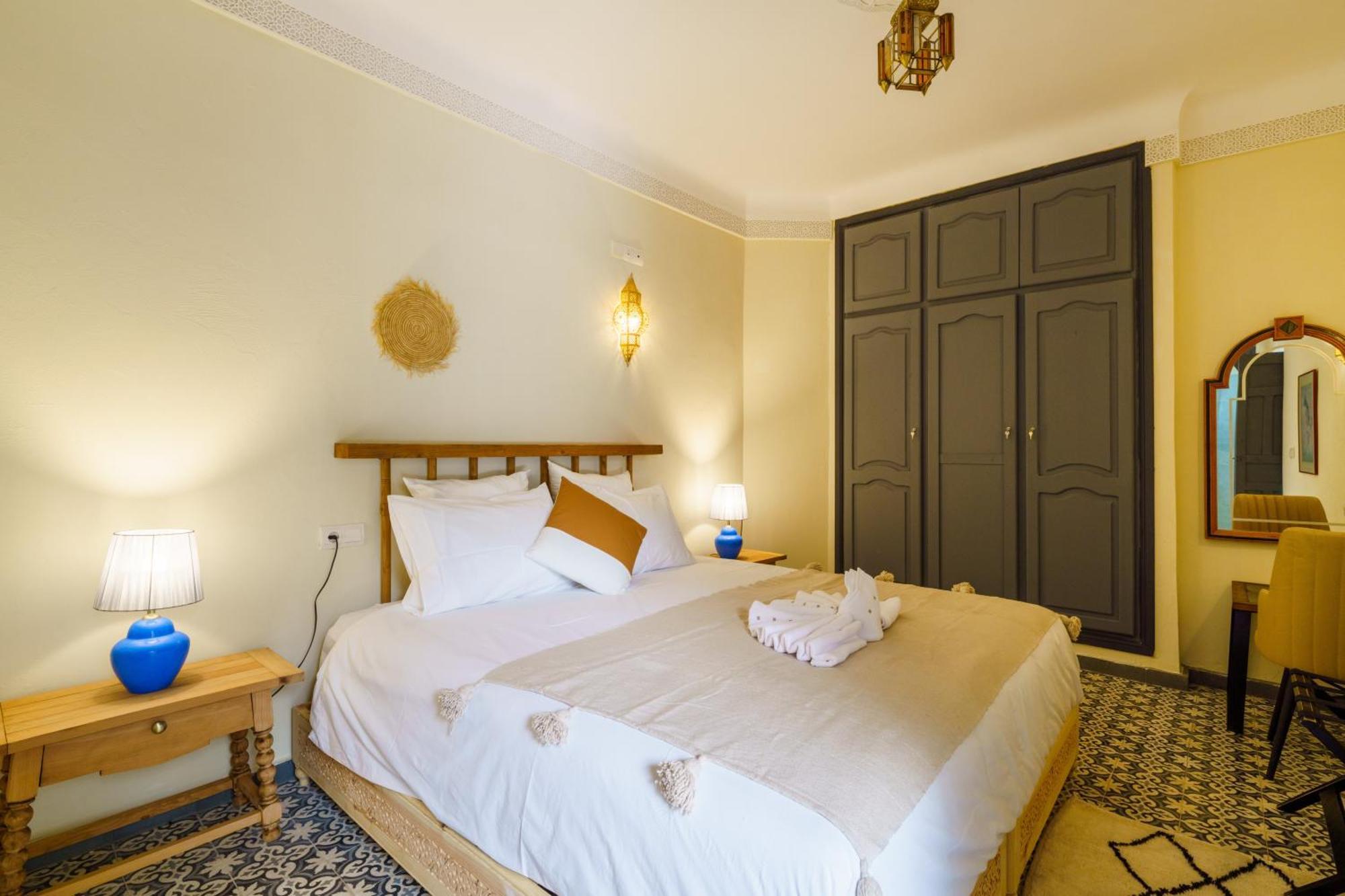 Riad 4 Chambres - Piscine & Petit Dejeuner Gratuit - Wifi Fibre Optique Marrakesh Buitenkant foto
