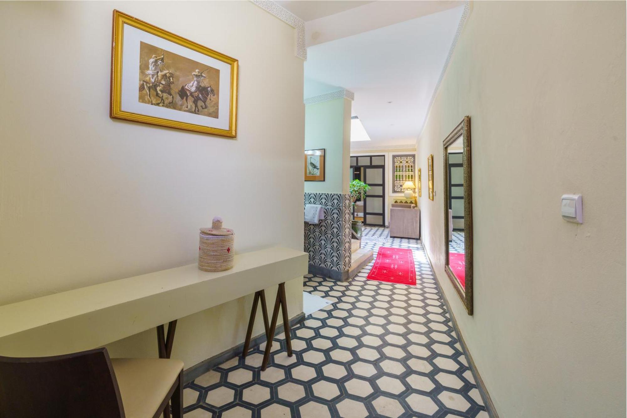 Riad 4 Chambres - Piscine & Petit Dejeuner Gratuit - Wifi Fibre Optique Marrakesh Buitenkant foto