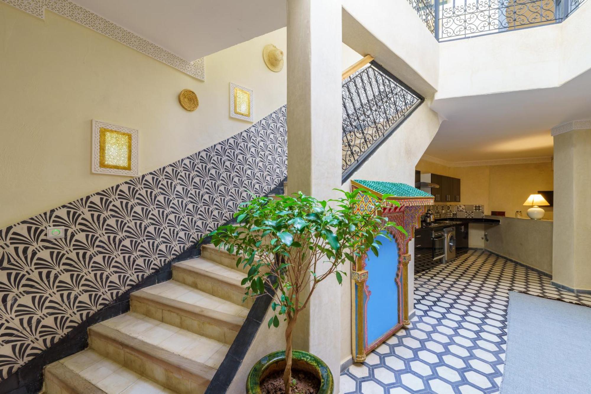 Riad 4 Chambres - Piscine & Petit Dejeuner Gratuit - Wifi Fibre Optique Marrakesh Buitenkant foto