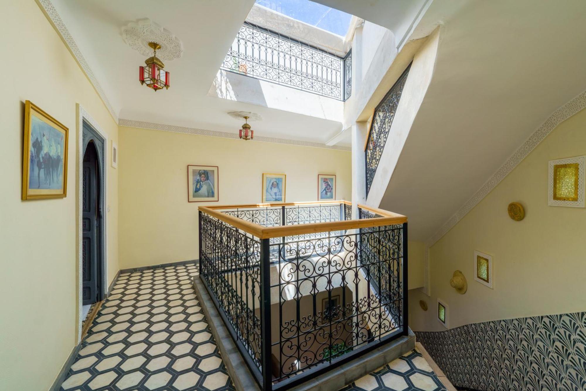 Riad 4 Chambres - Piscine & Petit Dejeuner Gratuit - Wifi Fibre Optique Marrakesh Buitenkant foto