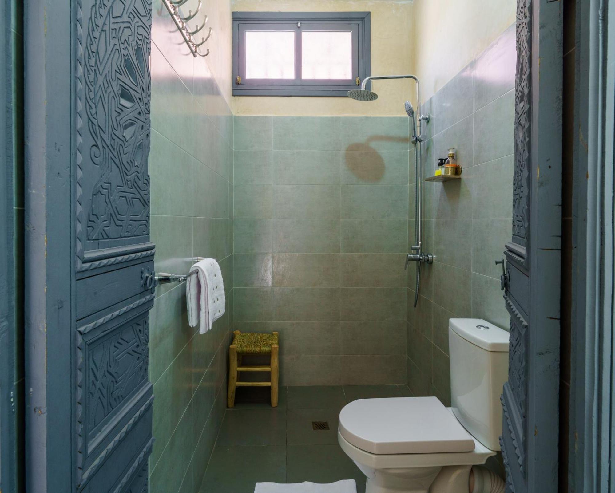 Riad 4 Chambres - Piscine & Petit Dejeuner Gratuit - Wifi Fibre Optique Marrakesh Buitenkant foto