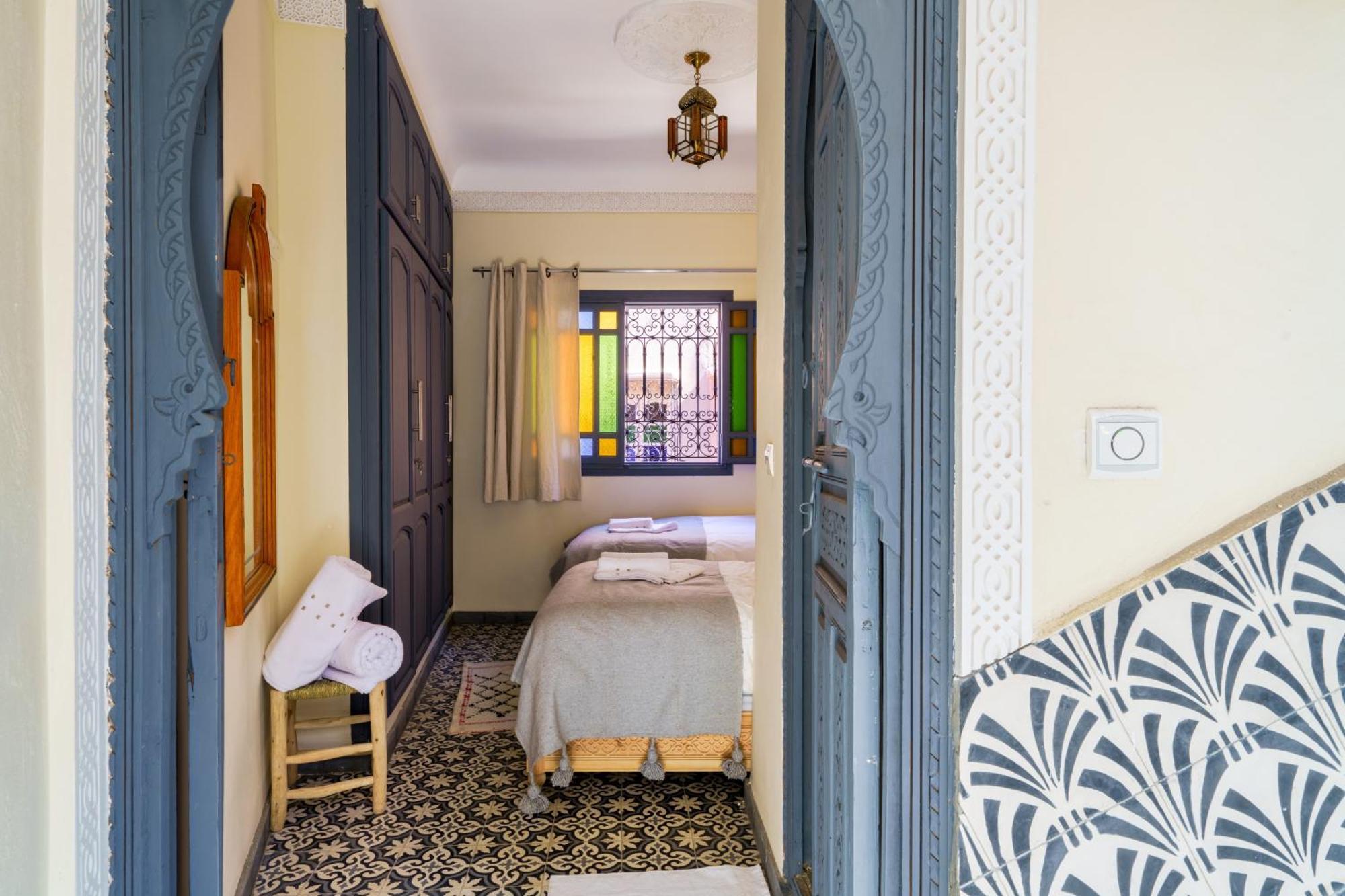Riad 4 Chambres - Piscine & Petit Dejeuner Gratuit - Wifi Fibre Optique Marrakesh Buitenkant foto