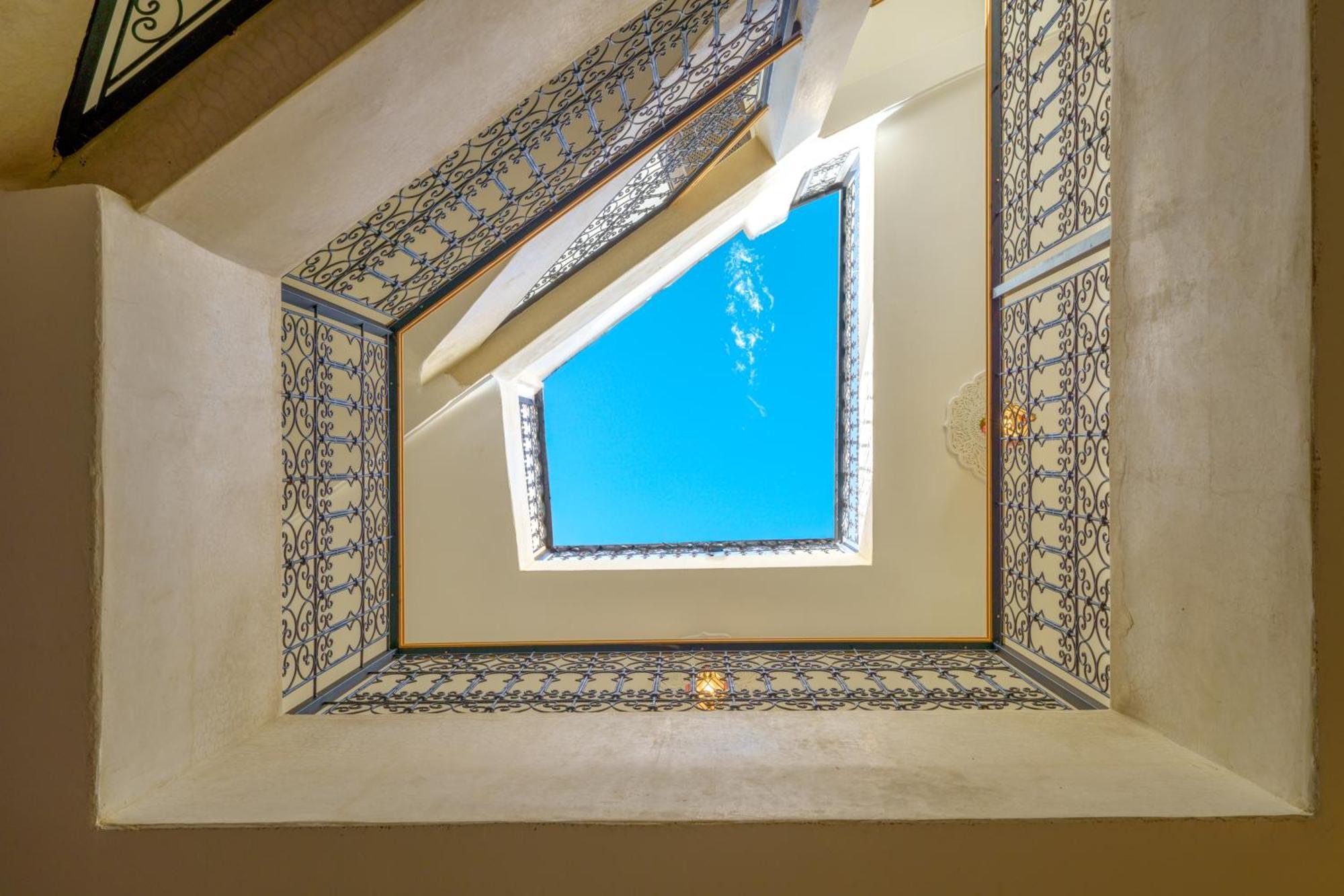 Riad 4 Chambres - Piscine & Petit Dejeuner Gratuit - Wifi Fibre Optique Marrakesh Buitenkant foto
