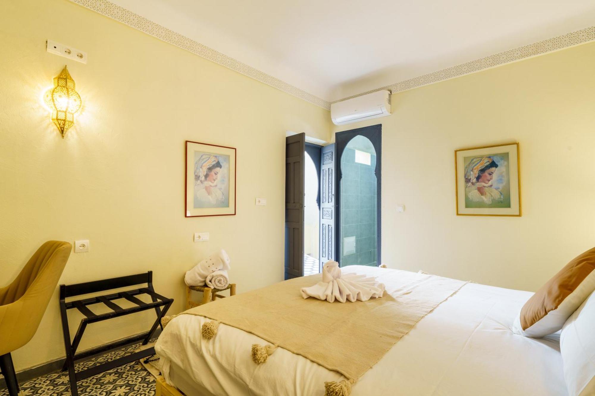 Riad 4 Chambres - Piscine & Petit Dejeuner Gratuit - Wifi Fibre Optique Marrakesh Buitenkant foto