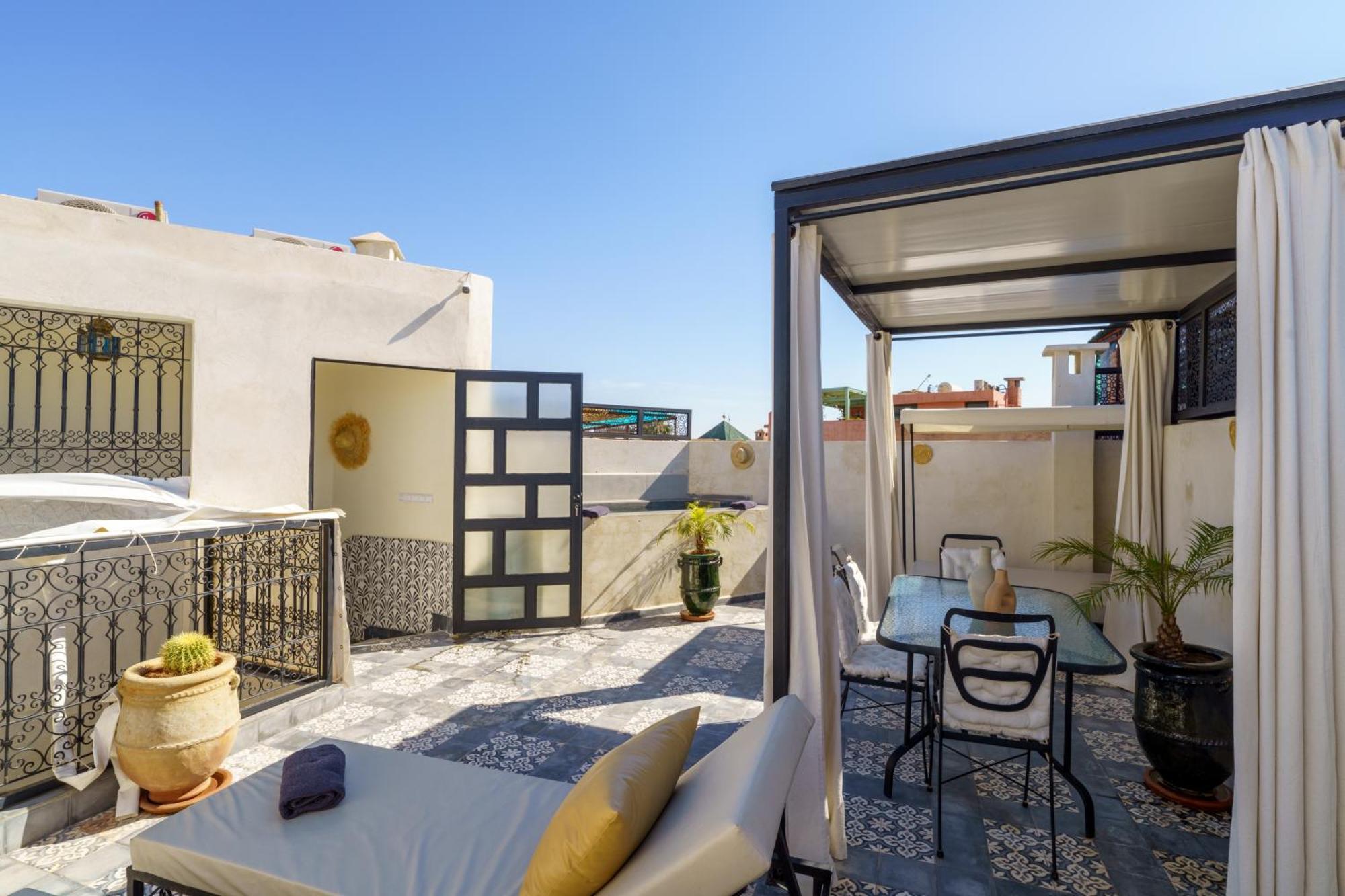 Riad 4 Chambres - Piscine & Petit Dejeuner Gratuit - Wifi Fibre Optique Marrakesh Buitenkant foto