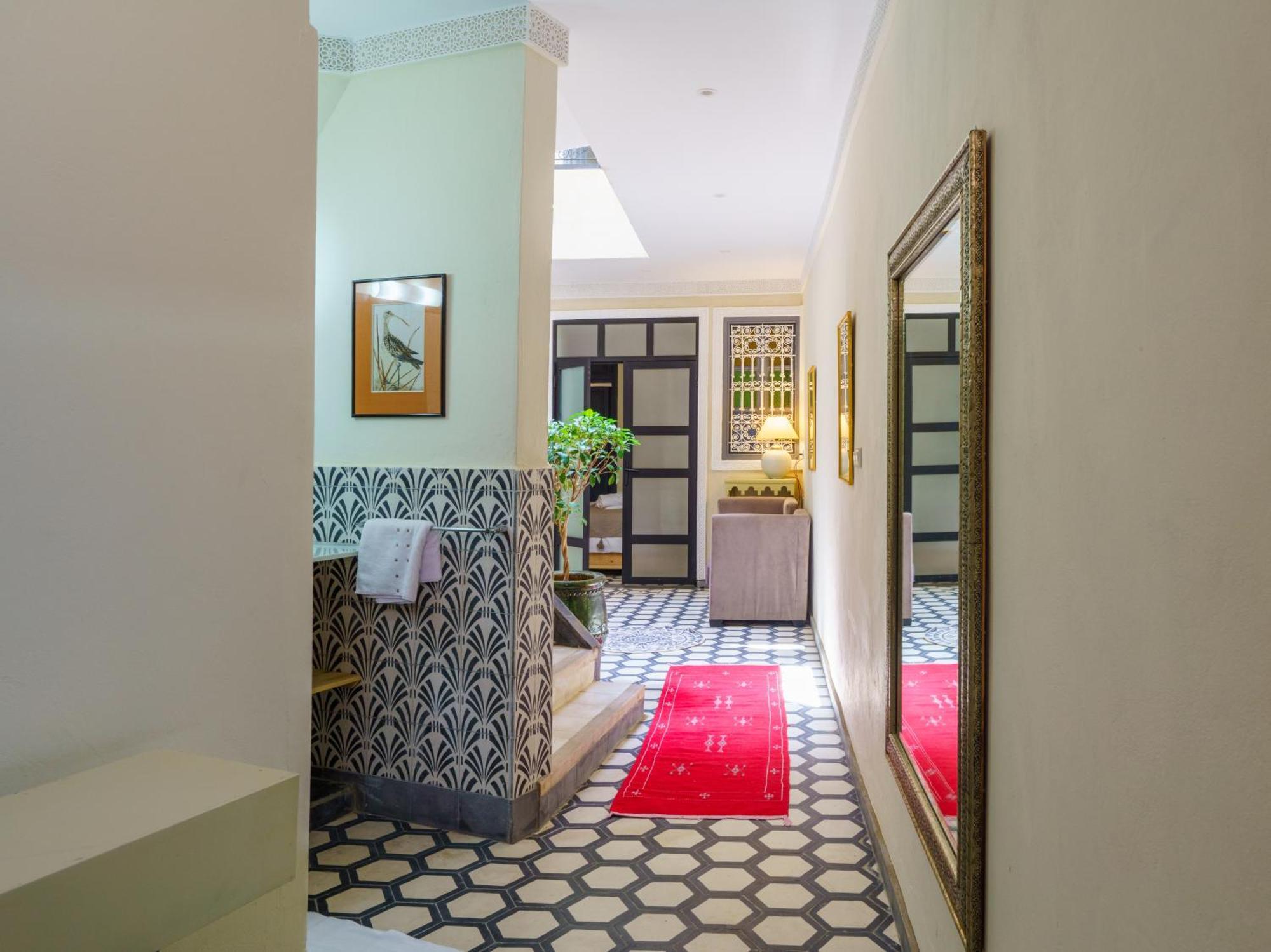 Riad 4 Chambres - Piscine & Petit Dejeuner Gratuit - Wifi Fibre Optique Marrakesh Buitenkant foto