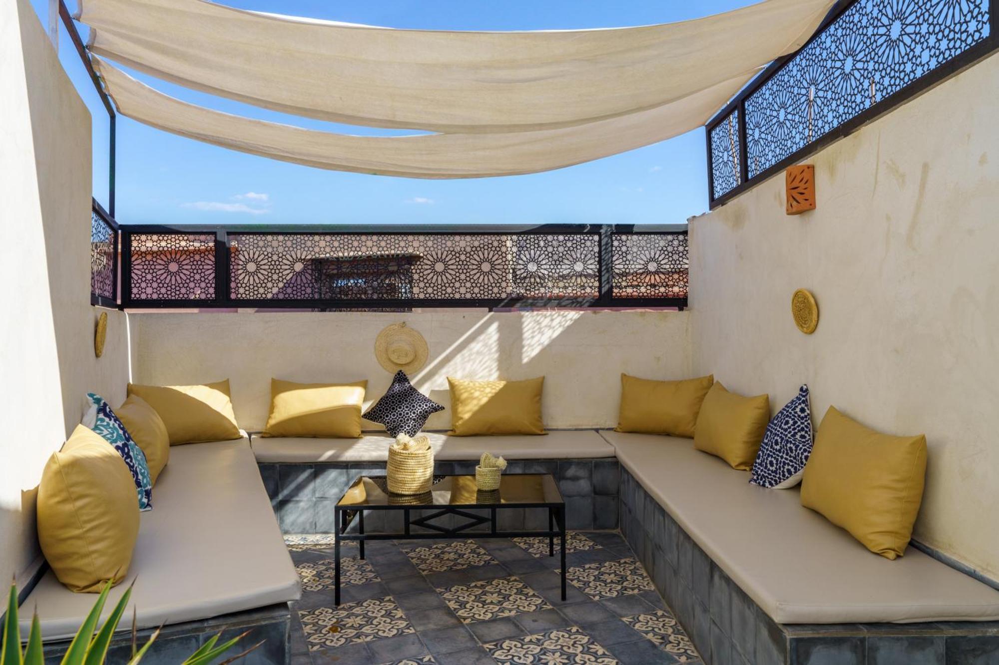 Riad 4 Chambres - Piscine & Petit Dejeuner Gratuit - Wifi Fibre Optique Marrakesh Buitenkant foto