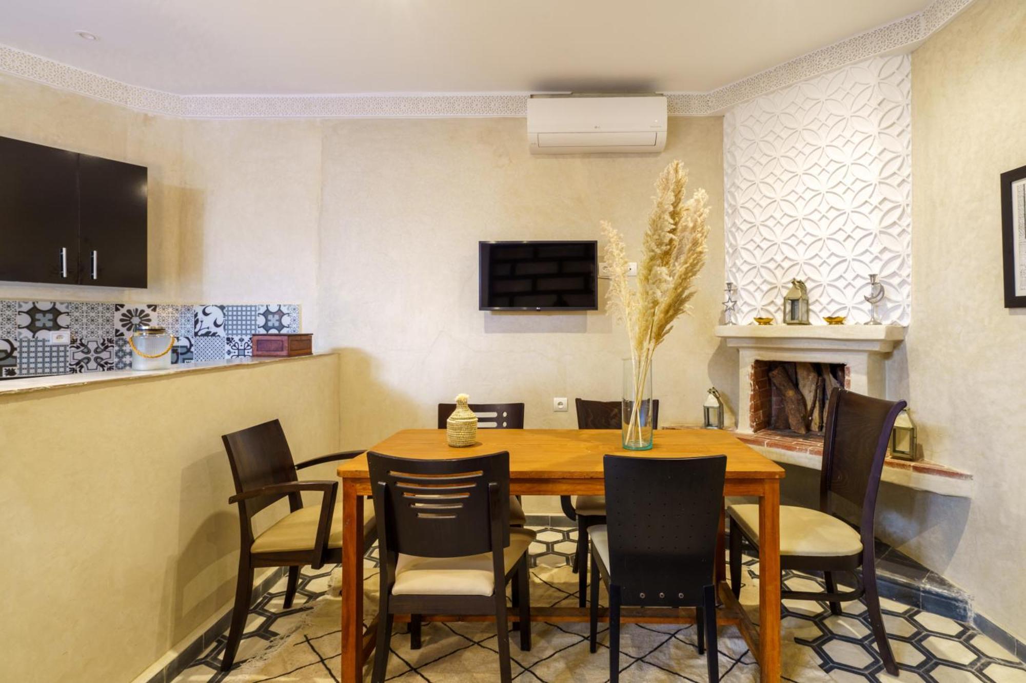 Riad 4 Chambres - Piscine & Petit Dejeuner Gratuit - Wifi Fibre Optique Marrakesh Buitenkant foto