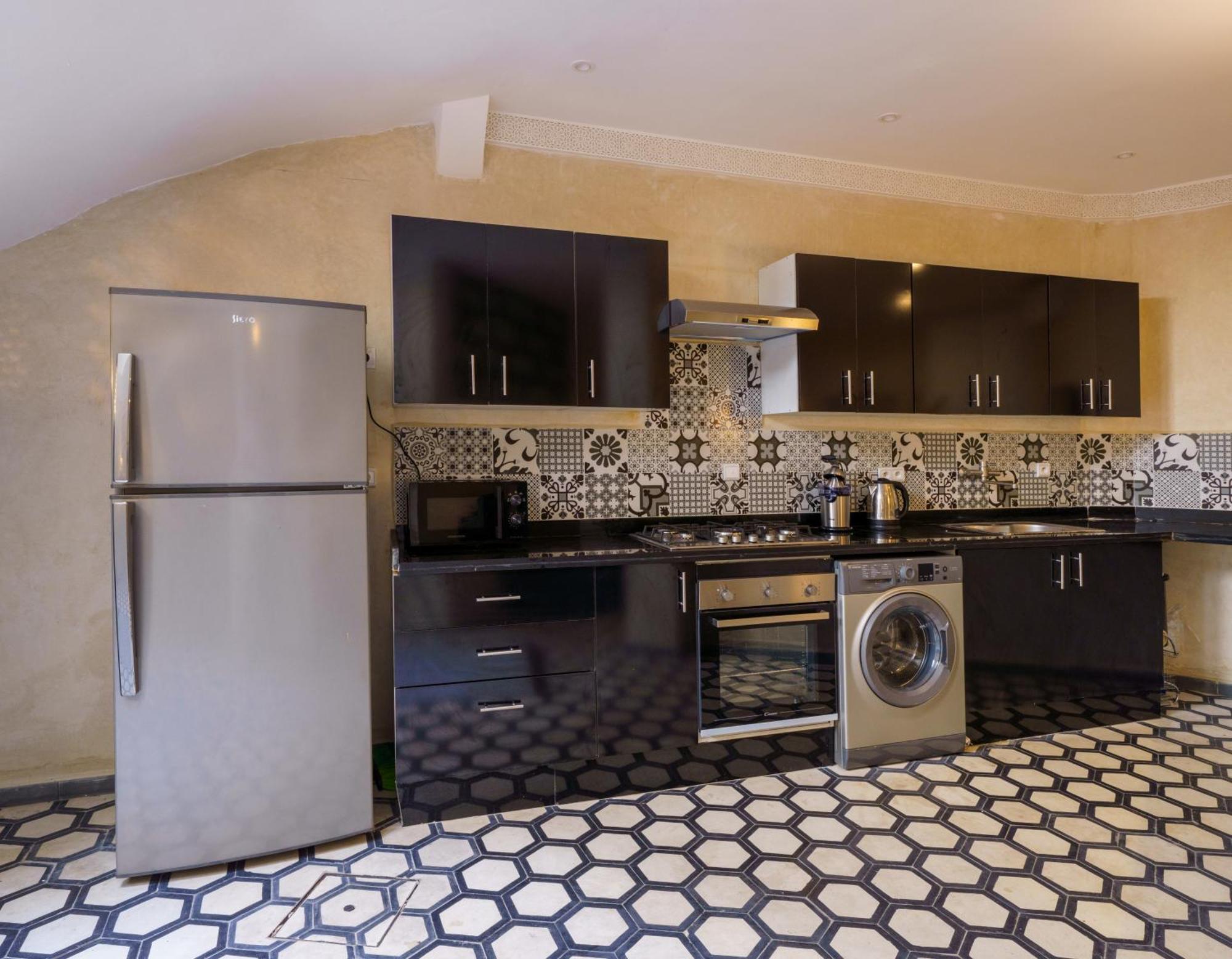 Riad 4 Chambres - Piscine & Petit Dejeuner Gratuit - Wifi Fibre Optique Marrakesh Buitenkant foto