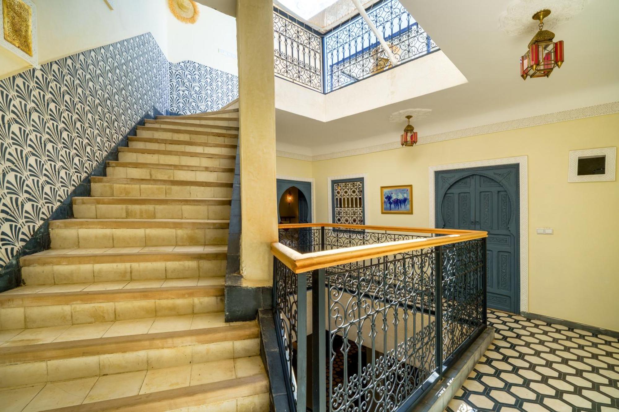 Riad 4 Chambres - Piscine & Petit Dejeuner Gratuit - Wifi Fibre Optique Marrakesh Buitenkant foto
