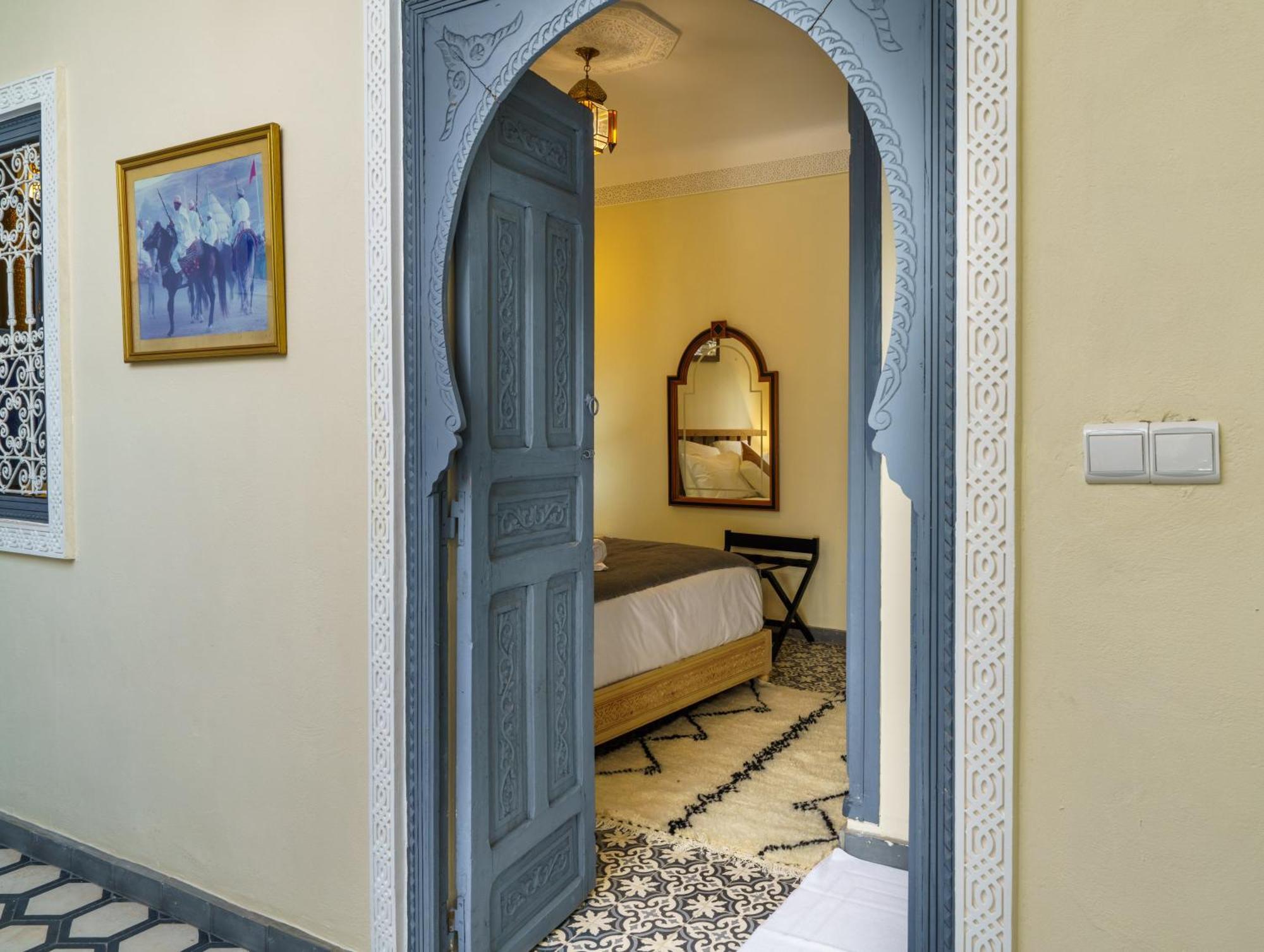 Riad 4 Chambres - Piscine & Petit Dejeuner Gratuit - Wifi Fibre Optique Marrakesh Buitenkant foto