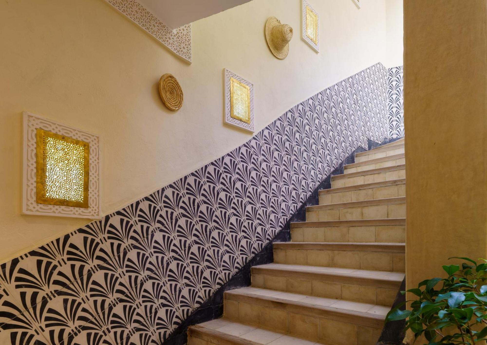 Riad 4 Chambres - Piscine & Petit Dejeuner Gratuit - Wifi Fibre Optique Marrakesh Buitenkant foto